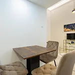 Cool Apartment In Budapest, Romeo